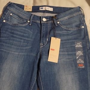 NWT!! Levis Mid Rise Skinny Crop Jeans